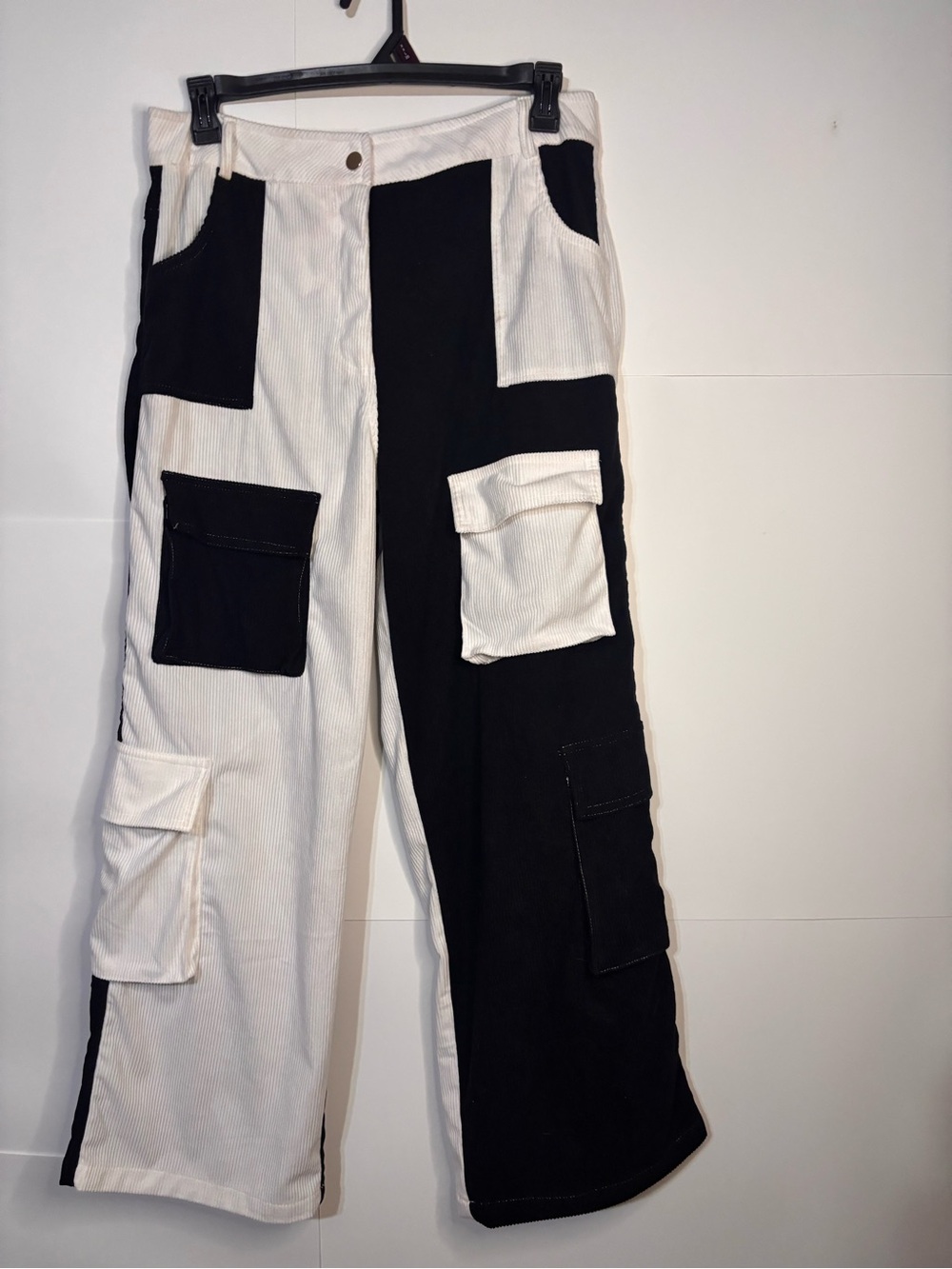 Colorblock Cargo Pants - Picture 3 of 15